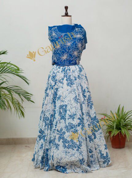 Mul Cotton Skirt Set with Naka Tikki Work Blouse